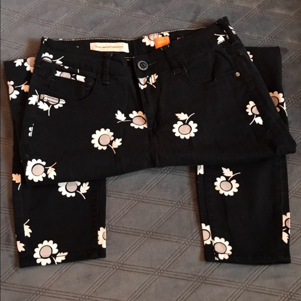 Women’s Floral Jeans - Brand: Pilcro - size 5